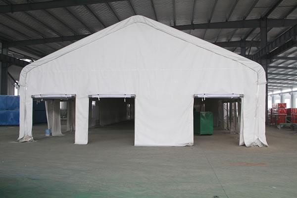 Carpa con marco de vigas dobles y techo superior