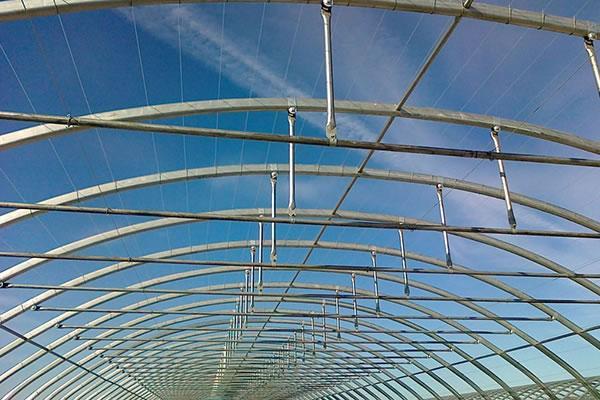 Carpa para alimentación de conejos con tubos de acero