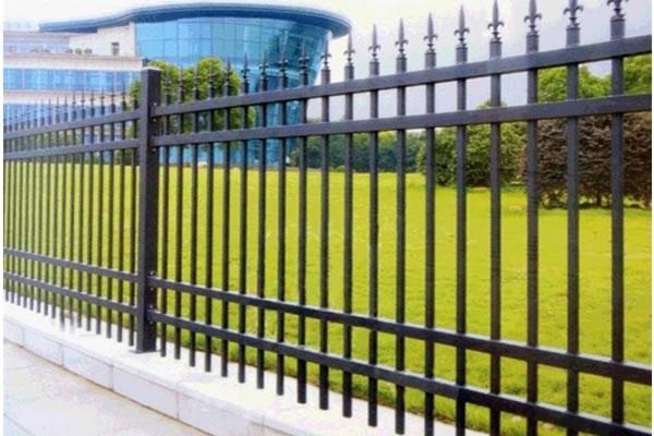 Customized size fence
